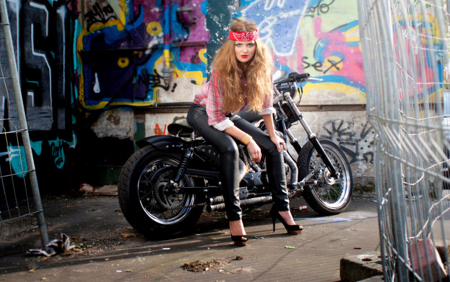 Обои картинки фото мотоциклы, мото с девушкой, moto