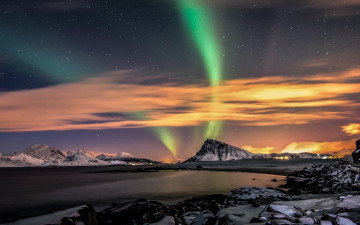 Картинка природа северное+сияние камни горы звезды озеро небо ночь сияние