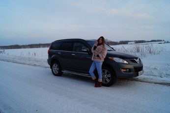 Картинка автомобили -авто+с+девушками зима