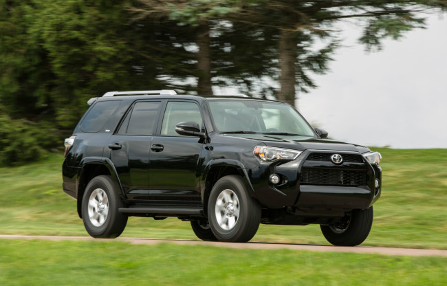 Обои картинки фото toyota 4runner sr5 2013, автомобили, toyota, 4runner, sr5, 2013, чёрный