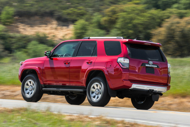 Обои картинки фото toyota 4runner trail 2013, автомобили, toyota, red, 2013, trail, 4runner
