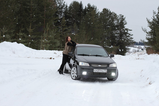 Обои картинки фото автомобили, -авто с девушками, chevrolet, lacetti