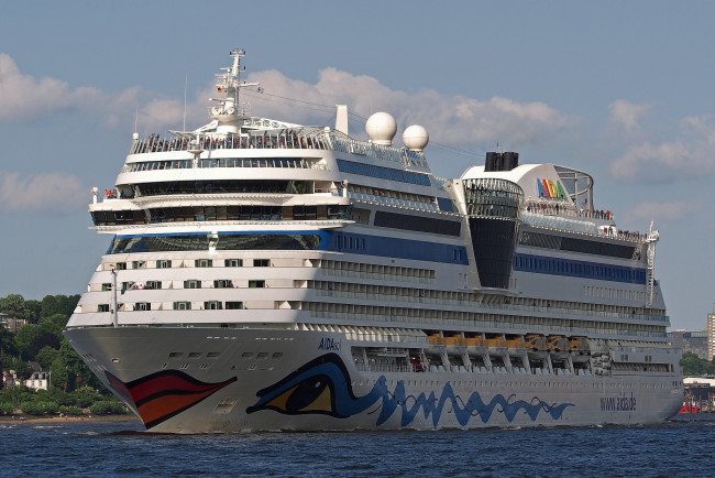 Обои картинки фото корабли, лайнеры, лайнер, круиз