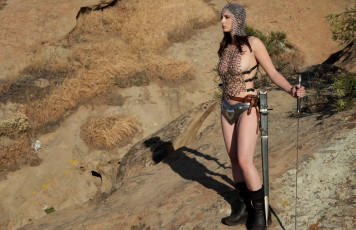 обоя девушки, carlotta champagne, скалы, меч, амазонка, шатенка, кольчуга