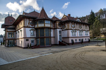 Картинка города -+здания +дома отель