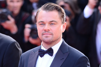 Картинка мужчины leonardo+dicaprio актер костюм бабочка