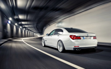 Картинка bmw+f10 автомобили bmw белый скорость тоннель поворот
