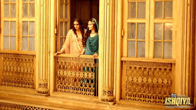 Обои картинки фото ishqiya , 2010, кино фильмы, -unknown , другое, у, любви, нет, причин, триллер, драма, мелодрама, комедия, vidya, balan, женщины, сцены, из, фильмов, болливуд, актриса, традиционная, одежда, брюнетка, длинные, волосы, две, кадры