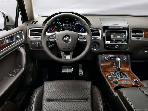 Обои картинки фото автомобили, спидометры, торпедо