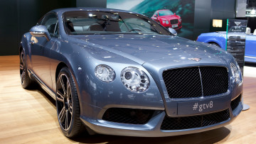 Картинка bentley continental gt автомобили выставки уличные фото премиум-класс motors великобритания