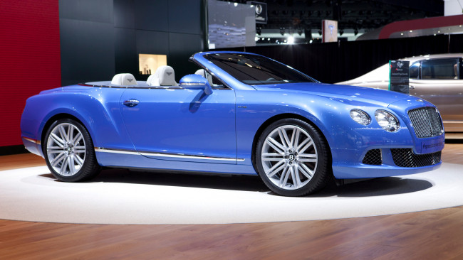 Обои картинки фото bentley, continental, gtc, автомобили, выставки, уличные, фото, великобритания, премиум-класс, motors