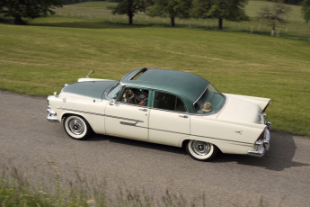 Картинка автомобили выставки+и+уличные+фото classic