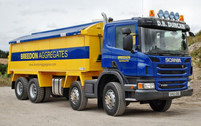 Обои картинки фото scania, автомобили, scania , выставка, улица, грузовые, швеция, ab, судовые, дизельные, двигатели, автобусы