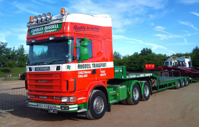 Обои картинки фото scania, автомобили, scania , выставка, улица, грузовые, швеция, ab, судовые, дизельные, двигатели, автобусы