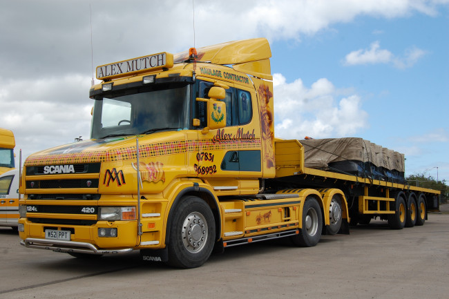 Обои картинки фото scania, автомобили, scania , выставка, улица, грузовые, швеция, ab, судовые, дизельные, двигатели, автобусы