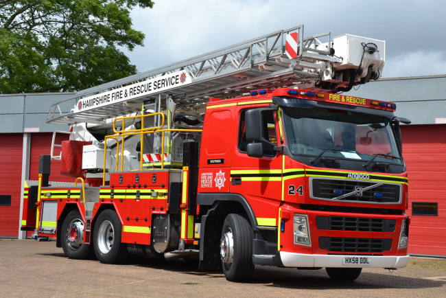 Обои картинки фото автомобили, пожарные машины, спецтехника, пожарный, автомобиль