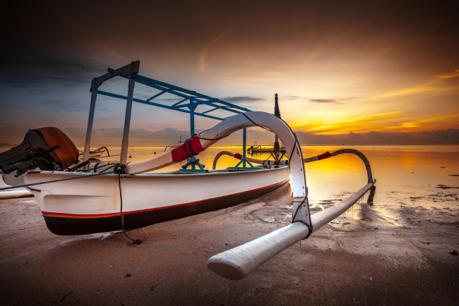 Обои картинки фото корабли, моторные лодки, океан, закат, тропики, лодка, балансир, мотор