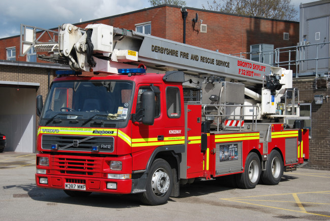 Обои картинки фото автомобили, пожарные машины, спецтехника, пожарный, автомобиль