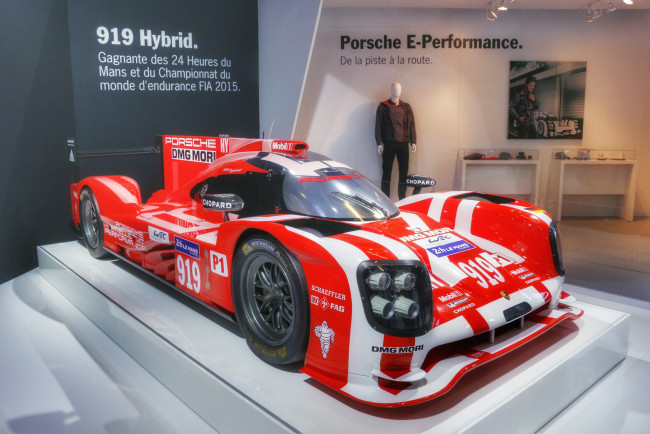 Обои картинки фото porsche, автомобили, выставки и уличные фото, спорткар