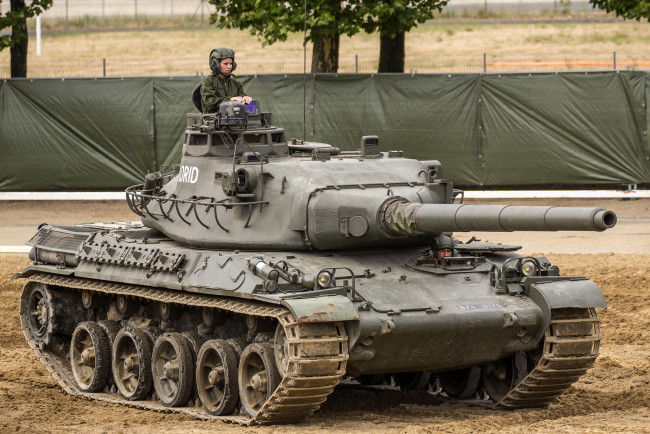 Обои картинки фото техника, военная техника, бронемашина