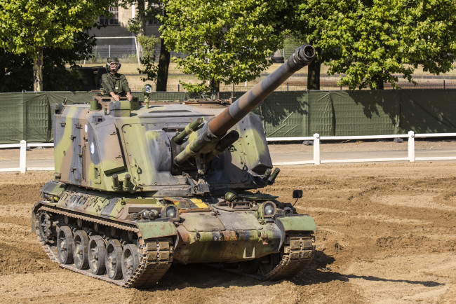 Обои картинки фото техника, военная техника, бронемашина