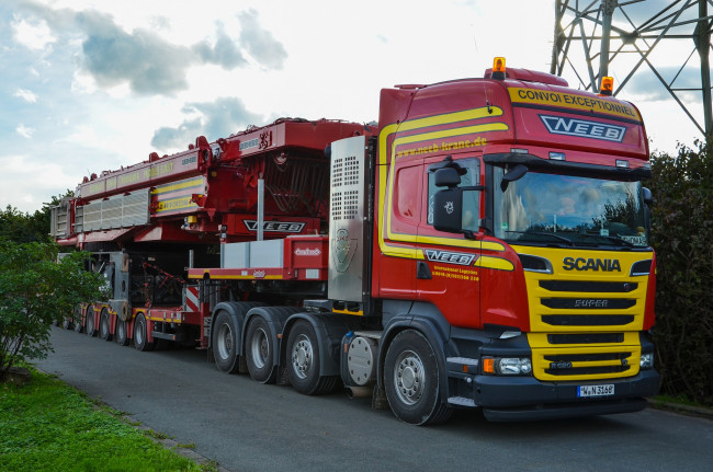 Обои картинки фото автомобили, scania , выставка, улица, грузовик