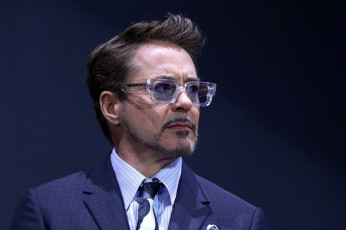 Картинка мужчины robert+downey+jr актер очки костюм