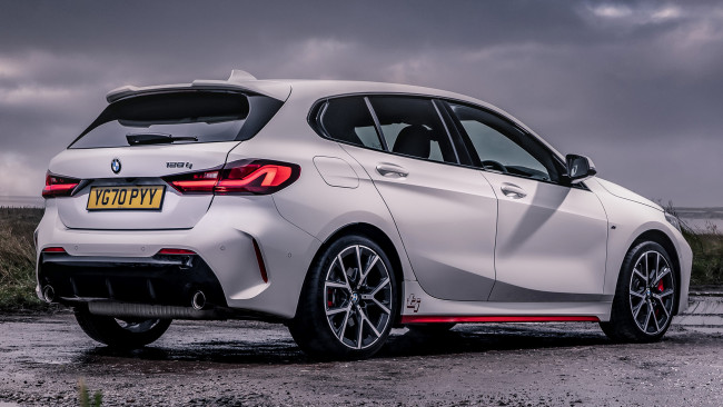 Обои картинки фото bmw 1 series ti , uk,  2021, автомобили, bmw, 1, series, ti, 2021