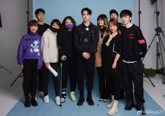 Картинка разное знаменитости ван ибо люди команда