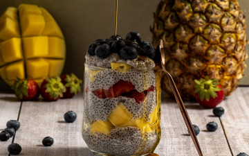 Картинка еда мороженое +десерты ананас манго клубника десерт черника