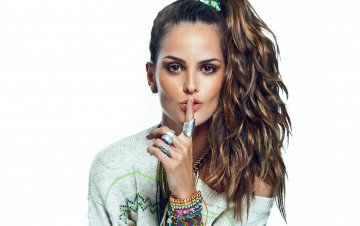 Картинка девушки izabel+goulart жест