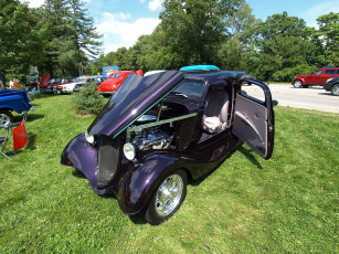 Картинка автомобили выставки уличные фото