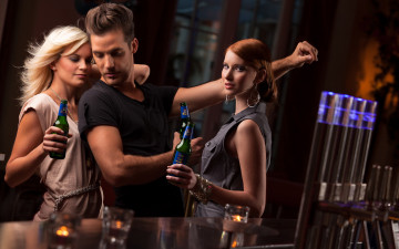 Картинка автор simone attisani разное люди серьги веселье пиво браслет