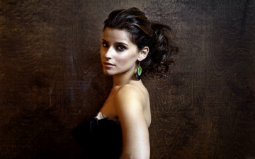 Картинка музыка nelly furtado серьги