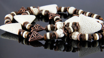 Картинка разное украшения +аксессуары +веера ожерелье бусы бижутерия фон серьги украшение