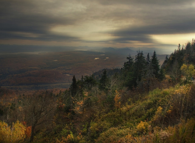 Обои картинки фото природа, горы, дорога, панорама, тучи, небо, лес, деревья, трасса, шоссе, озера