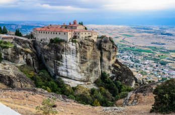 Картинка meteora +greece города -+православные+церкви +монастыри скала монастырь обрыв