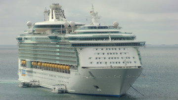 Картинка liberty+of+the+seas корабли лайнеры лайнер круиз