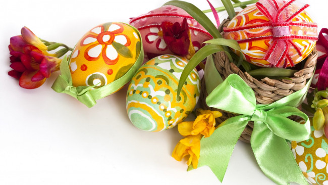 Обои картинки фото праздничные, пасха, фрезия, писанки