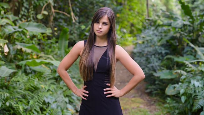 Обои картинки фото девушка, девушки, -unsort , брюнетки, темноволосые, модель