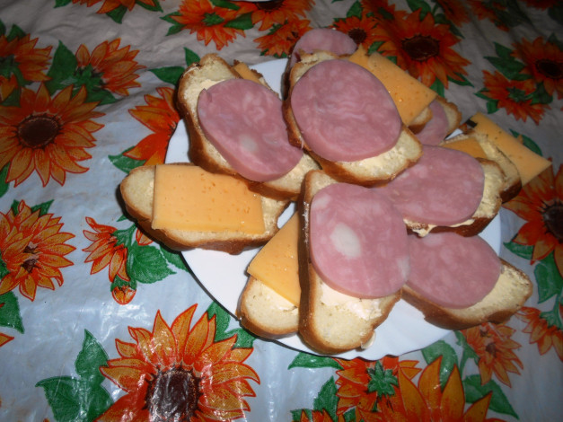 Обои картинки фото еда, бутерброды,  гамбургеры,  канапе, хлеб, колбаса, сыр