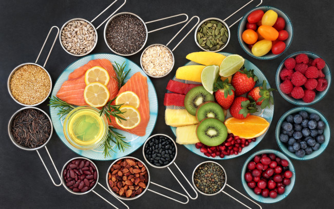 Обои картинки фото еда, фрукты,  ягоды, малина, помидоры, рыба, лимон, ягоды