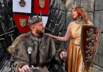 обоя юлия огородникова, разное, мужчина женщина, образы, косплей, наряды, трон, король, королева, короны, меч, щит