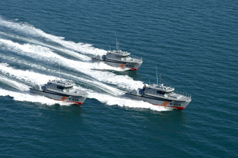 Картинка корабли катера море