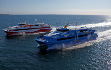 Картинка корабли катамараны тримараны море