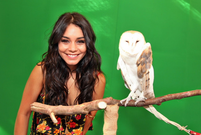 Обои картинки фото Vanessa Hudgens, девушки, сша, певица, актриса