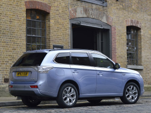 Картинка автомобили mitsubishi outlander phev uk-spec серый