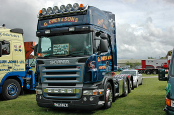 Картинка автомобили scania+ выставка улица тяжёлый грузовик седельный тягач