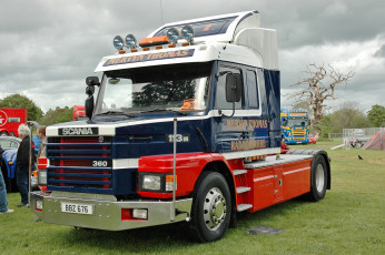 Картинка автомобили scania+ выставка улица тяжёлый грузовик седельный тягач