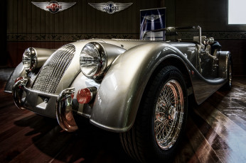 Картинка morgan+plus+4 автомобили выставки+и+уличные+фото история ретро автошоу выставка